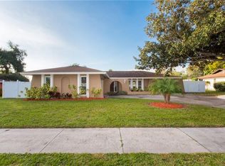 8034 Dovehill Ln, Seminole, FL 33777