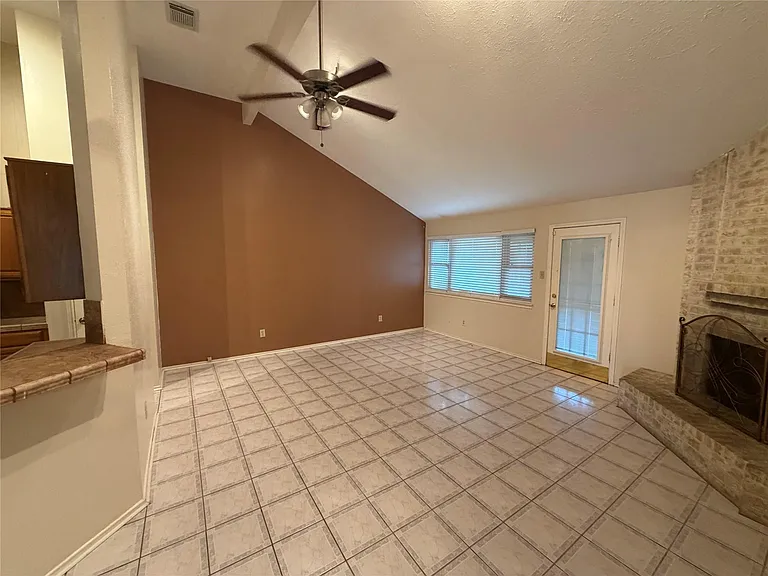 1423 Elkwood Dr — Photo 12