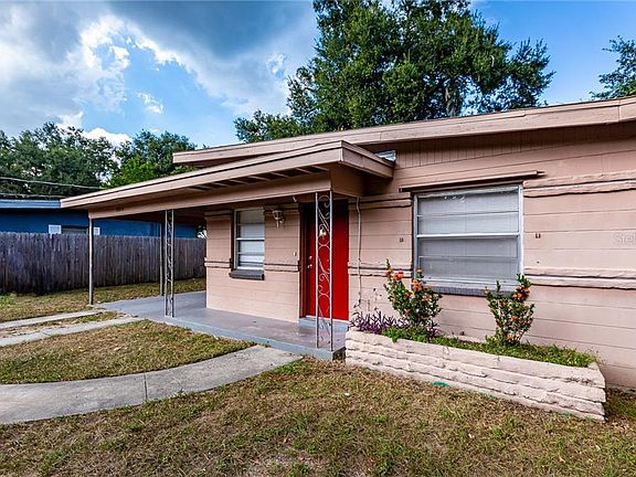 5th image of 3014 E Flora St
