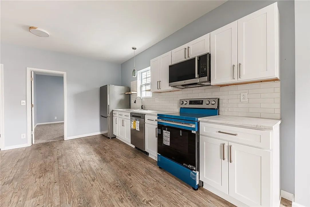 2 bed, 1.0 bath, 1083 sqft, $1,475 — Photo 3