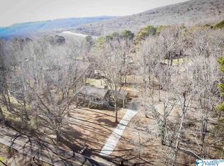 912 Old Big Cove Rd SE, Owens Cross Roads, AL 35763