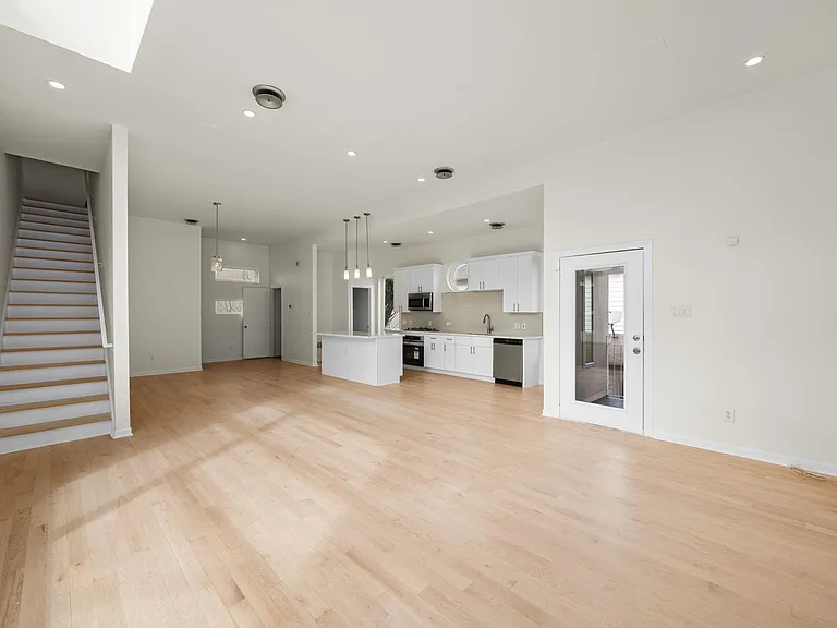 5632 Kiam St #C — Photo 8