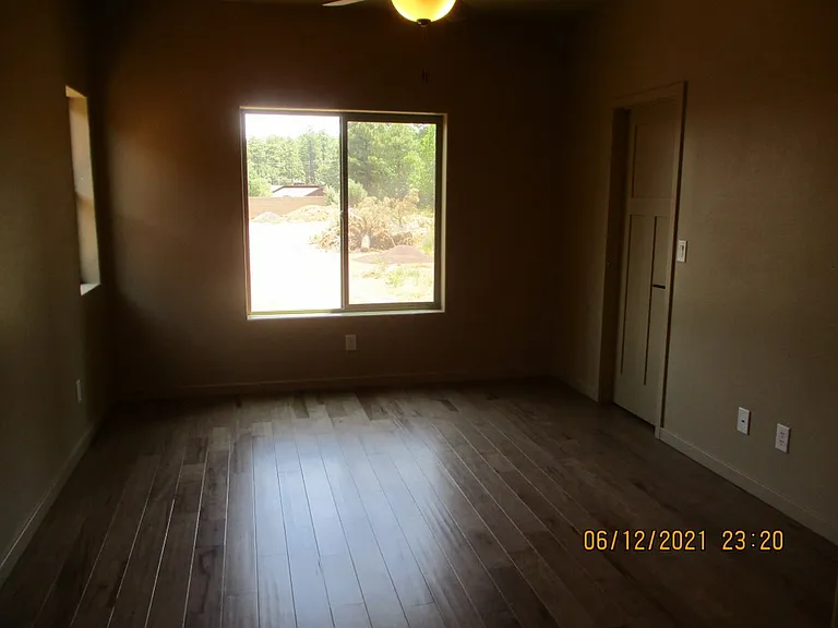 2012 N Lake Breeze Rd — Photo 3