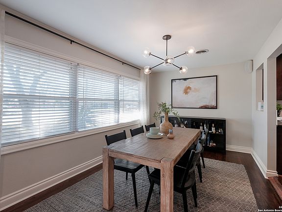 4th image of 503 ROBINHOOD PL