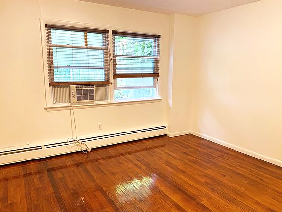 4th image of 320 Washington Ave #1