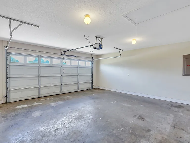 233 Madison Belle Ln — Photo 31