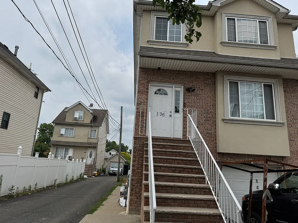 136 South Ave #2
