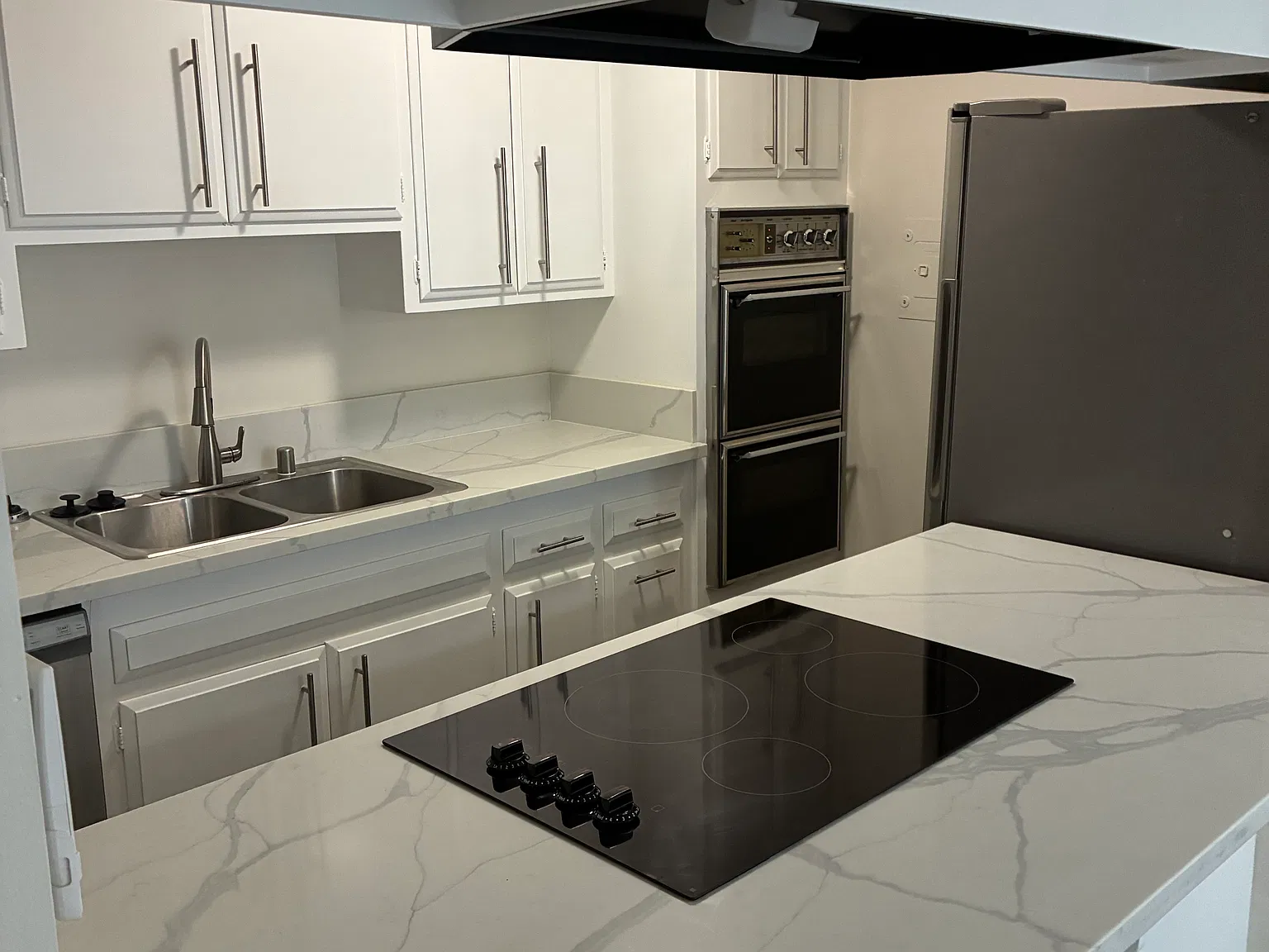 2 bed, 950 sqft, $2,500 — Photo 2