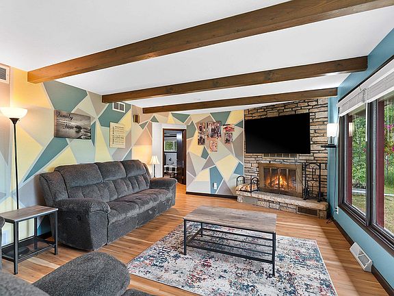 4th image of 4063 Crescent Ln