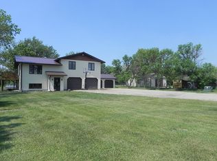 2293 19th St NE, Grand Forks, ND 58203