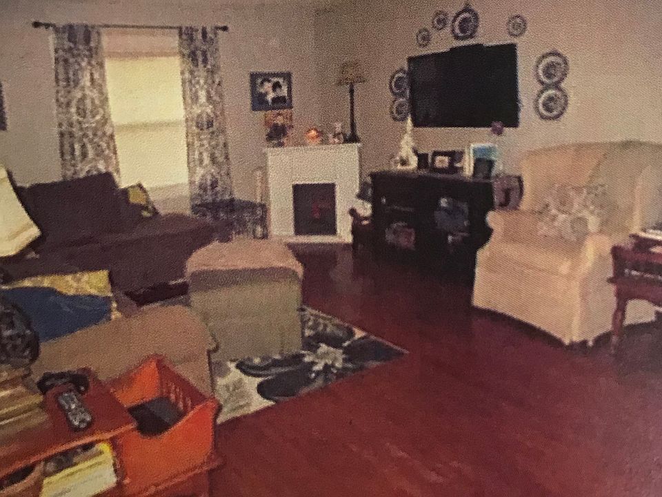 1st image of 229 Cedar St