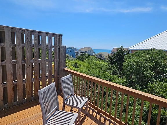 5th image of 102 W Scotch Bonnet Drive
