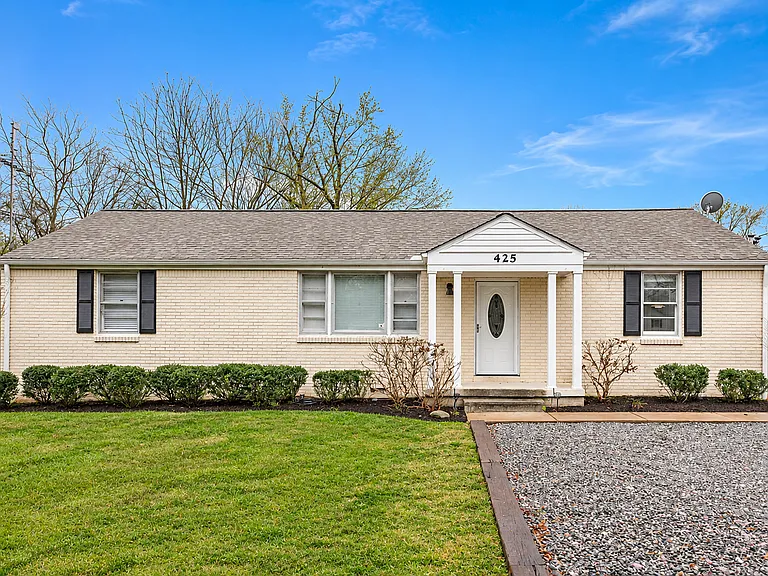 425 Perkins Dr — Photo 3