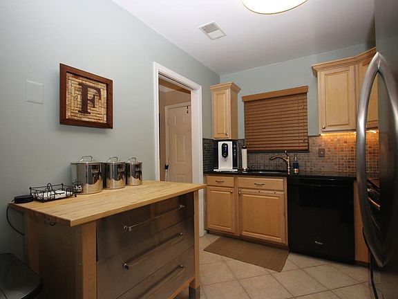 4th image of 2811 Lee Oaks Ct APT 304