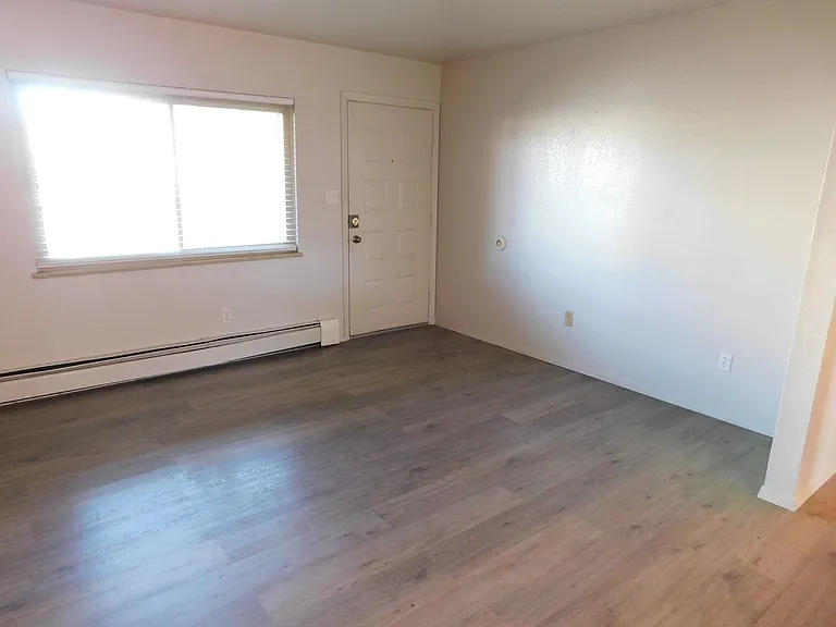 1302 Glenwood Ave — Photo 3