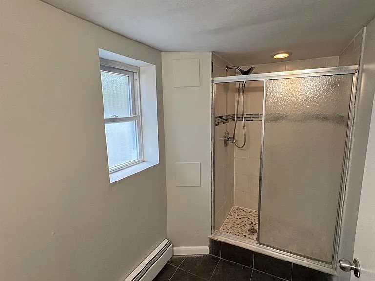 1038 Kingsland Ln — Photo 29