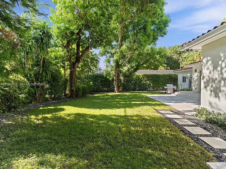 5406 S Le Jeune Rd — Photo 7