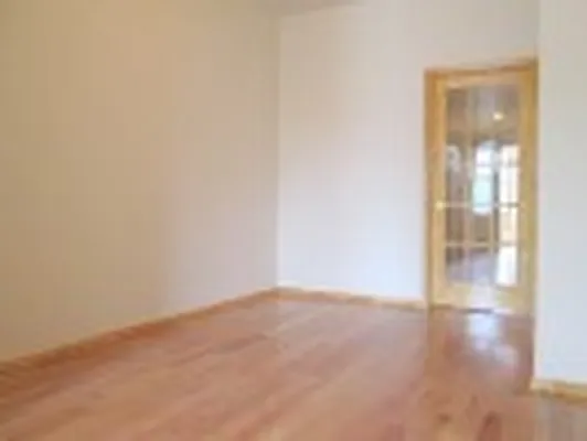 Rented by New York Realty Minimax Inc | media 22