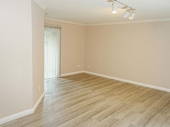 4th image of 7505 Charmant Dr