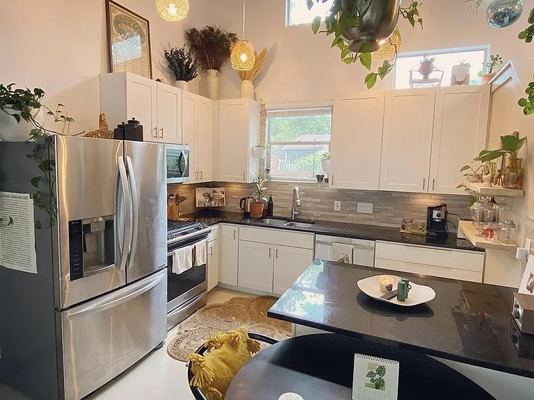 1139 Gunter St #B — Photo 3