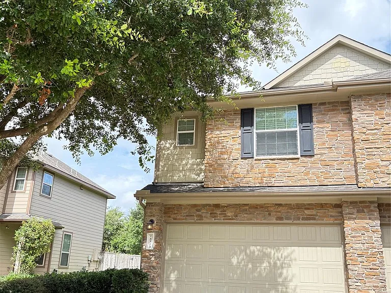 24514 Haywards Crossing Ln — Photo 1