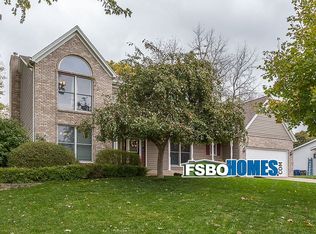 5930 Dodds Dr, Bettendorf, IA 52722