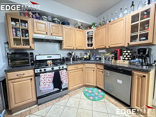 140 Sutherland Rd #1 Photo 1
