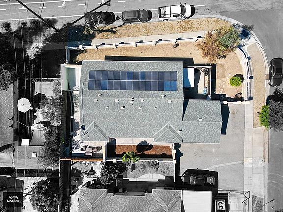 4th image of 1582 Fall Ave