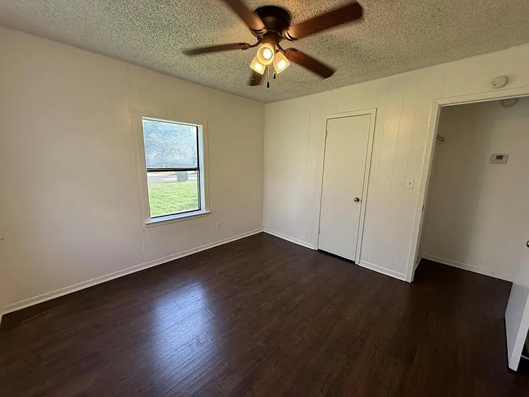 106 E Washington Ave — Photo 13