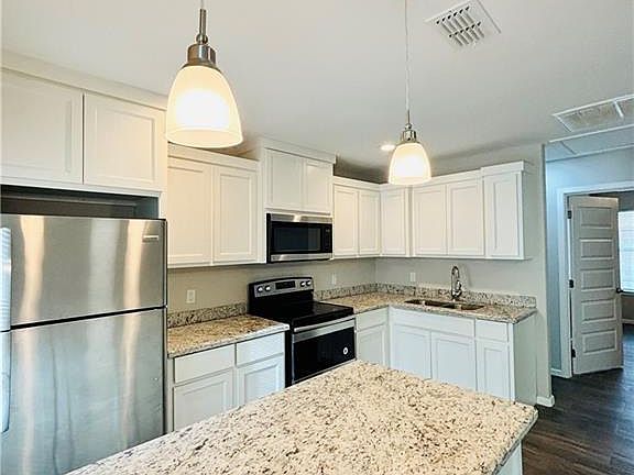 3rd image of 2304 Taxco Ct APT 1
