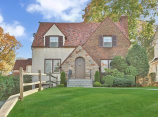 68 Parcot Ave, New Rochelle, NY 10801