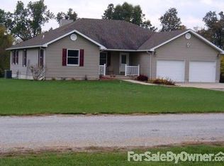 6068 Lakeside Dr, Waterloo, IL 62298