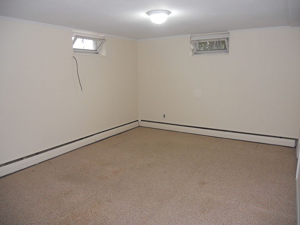 2nd image of 230 California St