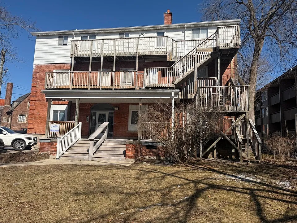 825 Tappan