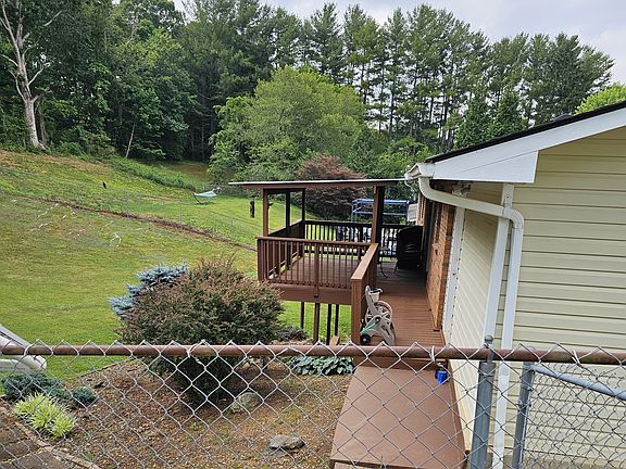 3rd image of 73 Dogwood Grv