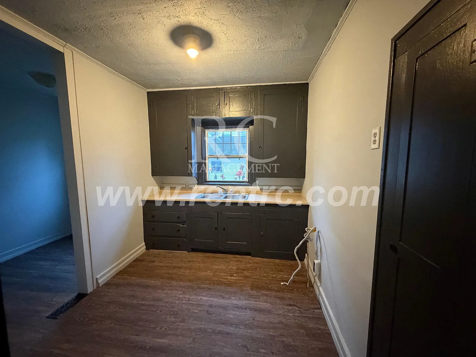 2 bed, 850 sqft, $695 — Photo 2