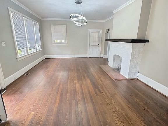 4th image of 936 Sycamore Street