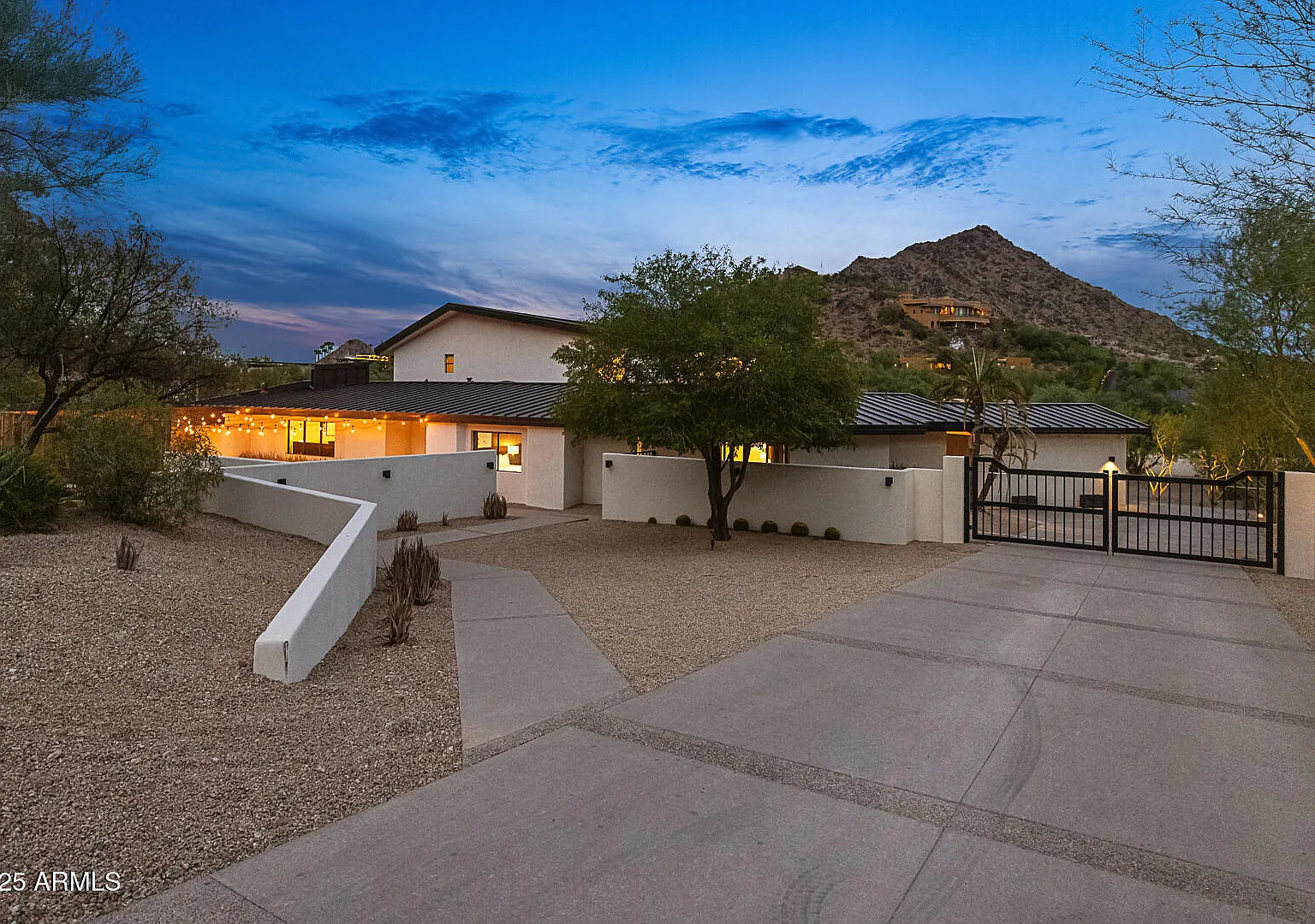 7 bed, 5.0 bath, 5497 sqft, $15,000 — Photo 4