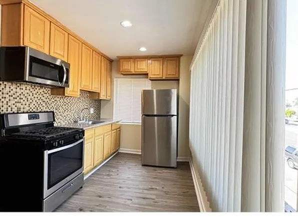 7416 S Vermont Ave, Los Angeles, CA