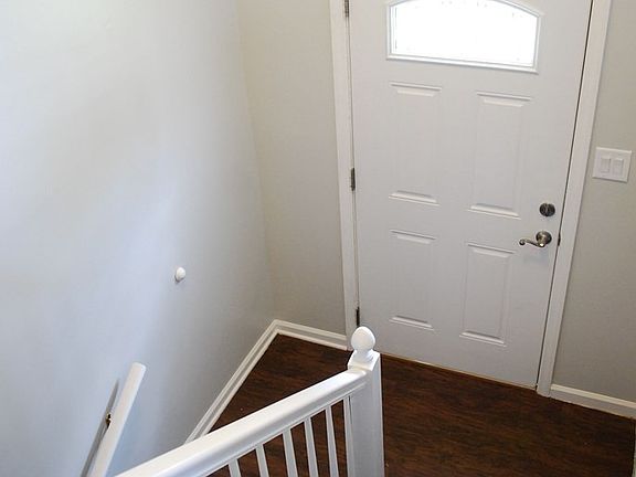 4th image of 2624 Villa Dr NW