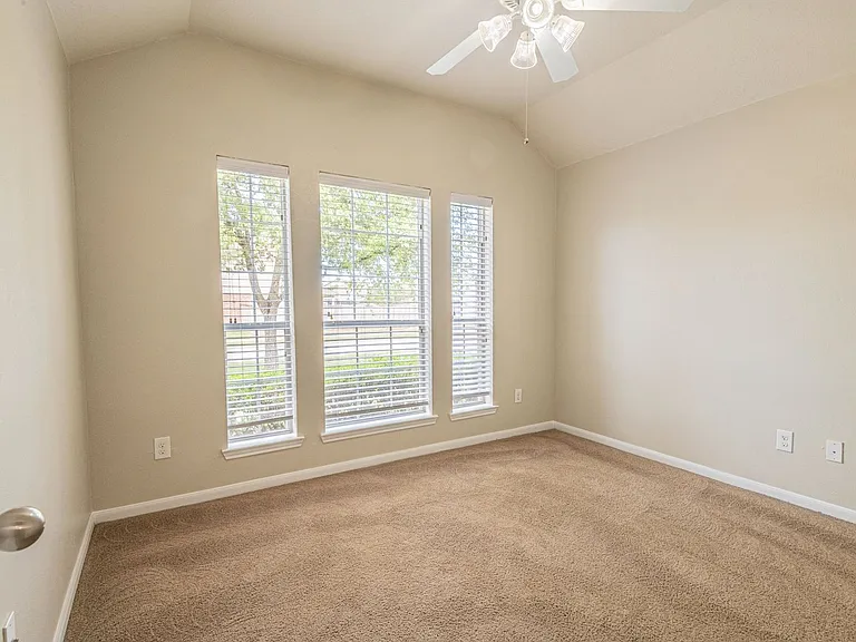 3318 Cactus Heights Ln — Photo 13