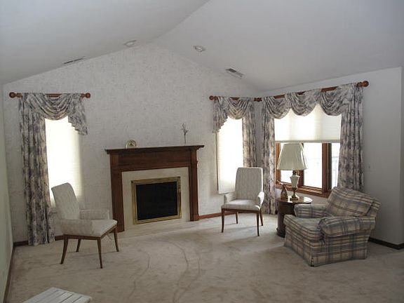 2nd image of 1534 Kendal Ct