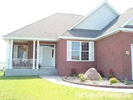 1st image of 216 Aspen Dr