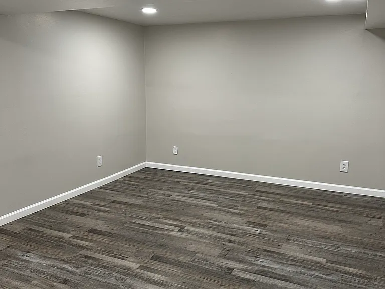 149 Vernon Ave #8 — Photo 4
