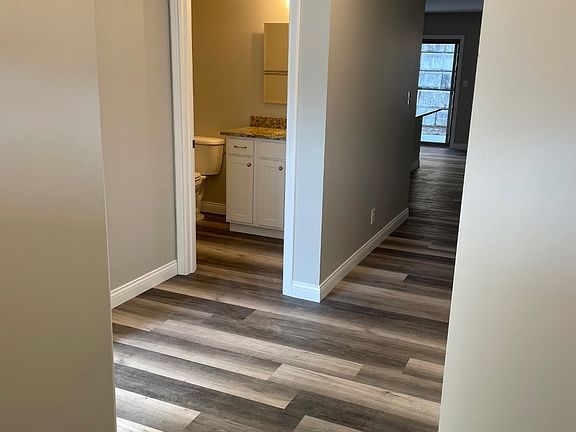 4th image of 1755 Mill Pond Ln