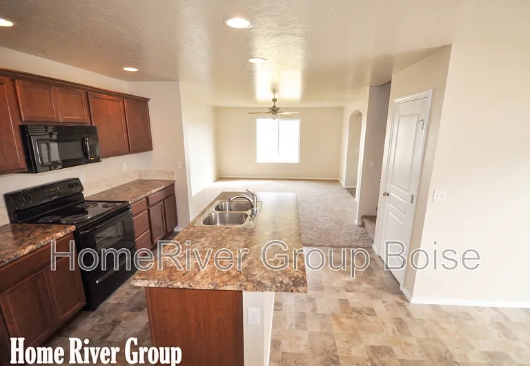 4265 S Overhill Way — Photo 4