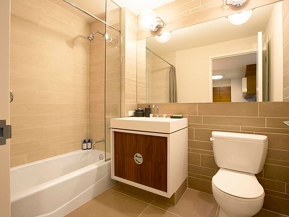 4th image of 550 W 45th St APT 216M