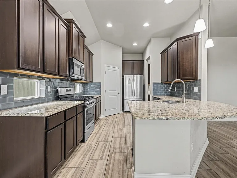 9609 Sedalia Trl — Photo 11