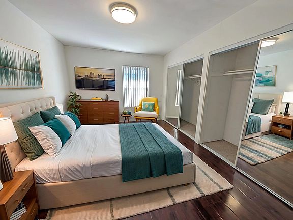 3rd image of 4402 Mammoth Ave APT 12
