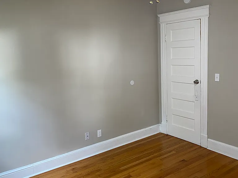 37-39 Benham St #1 — Photo 10